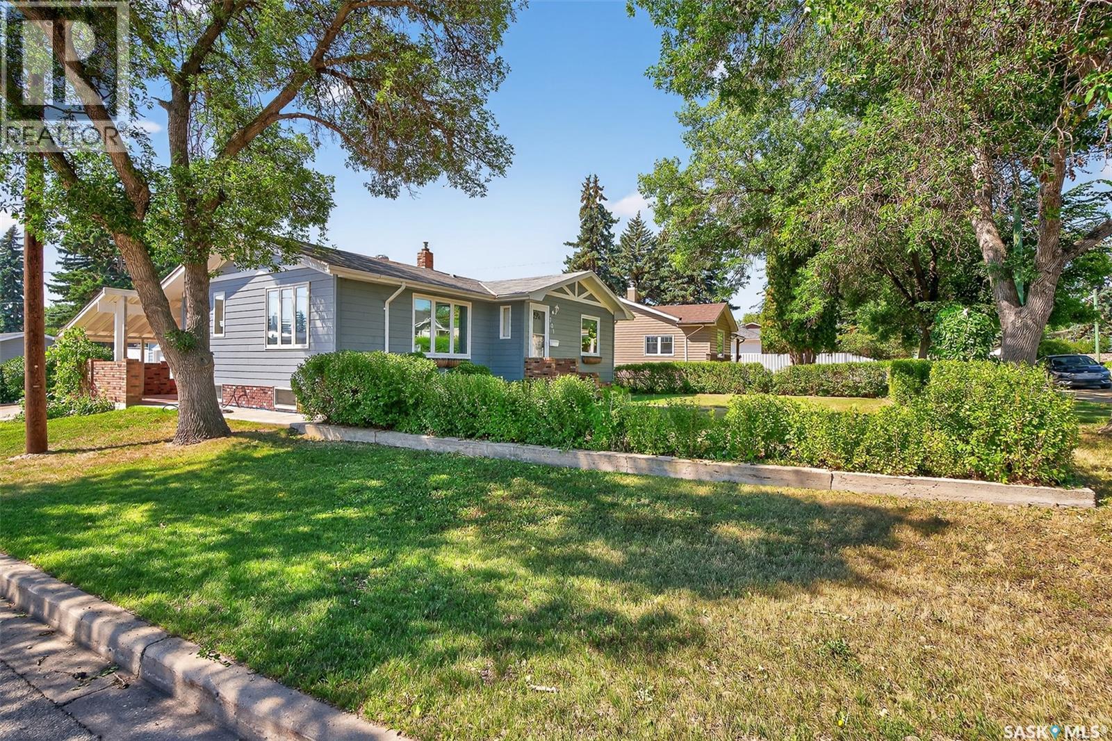 Photo 22 of 701 Hochelaga Street W, Moose Jaw SK