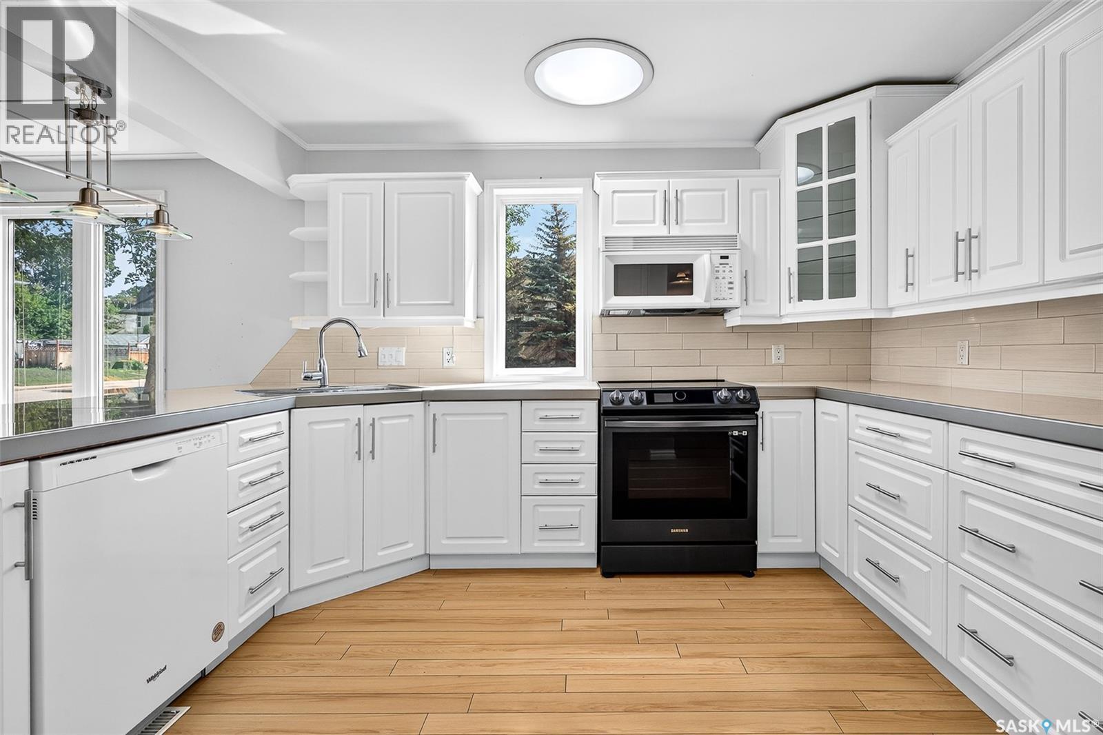 Photo 13 of 701 Hochelaga Street W, Moose Jaw SK