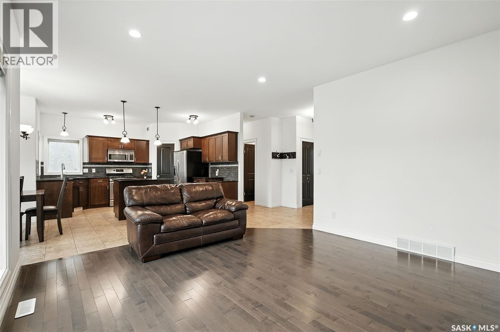 Photo 8 of 114 Lamarsh Road, Saskatoon SK