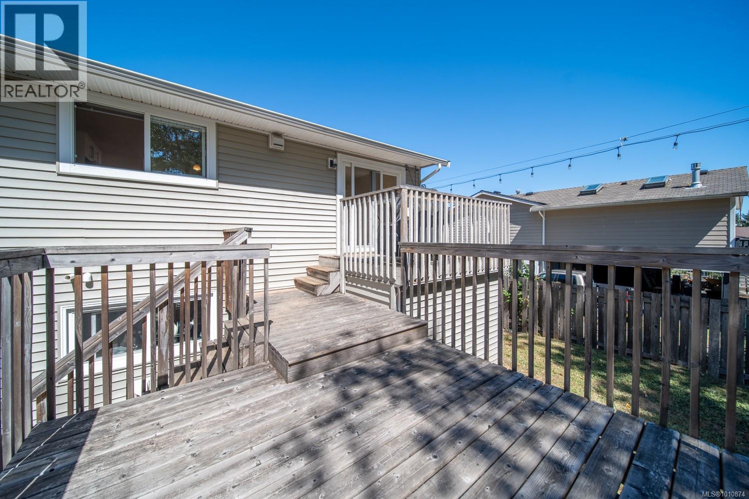 Photo 9 of 2591 Rosstown Rd, Nanaimo BC