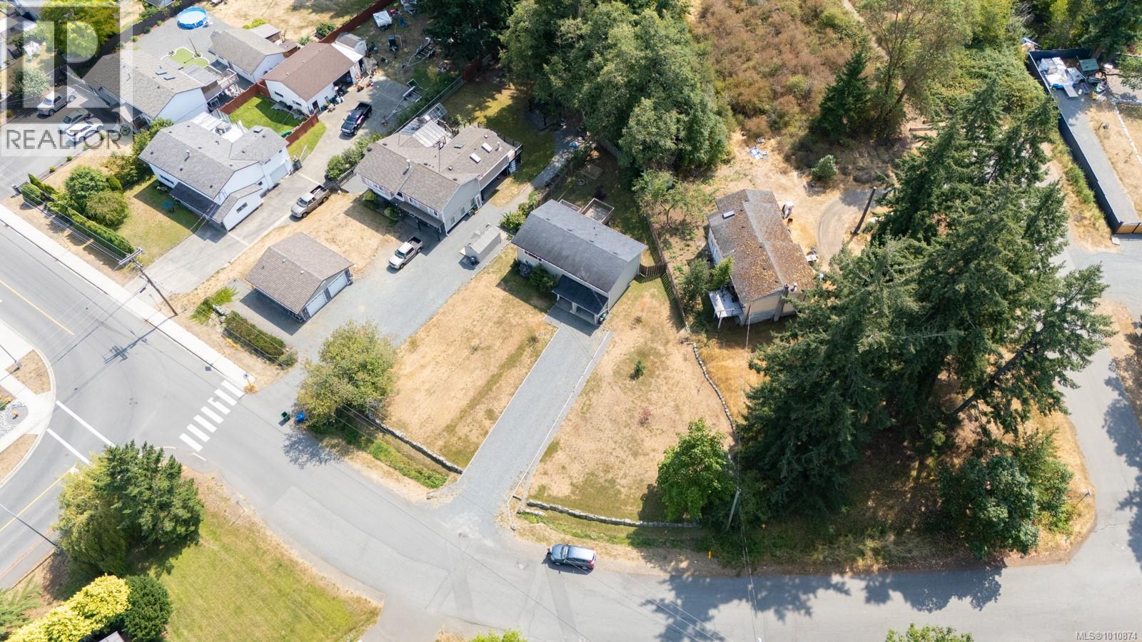 Photo 7 of 2591 Rosstown Rd, Nanaimo BC