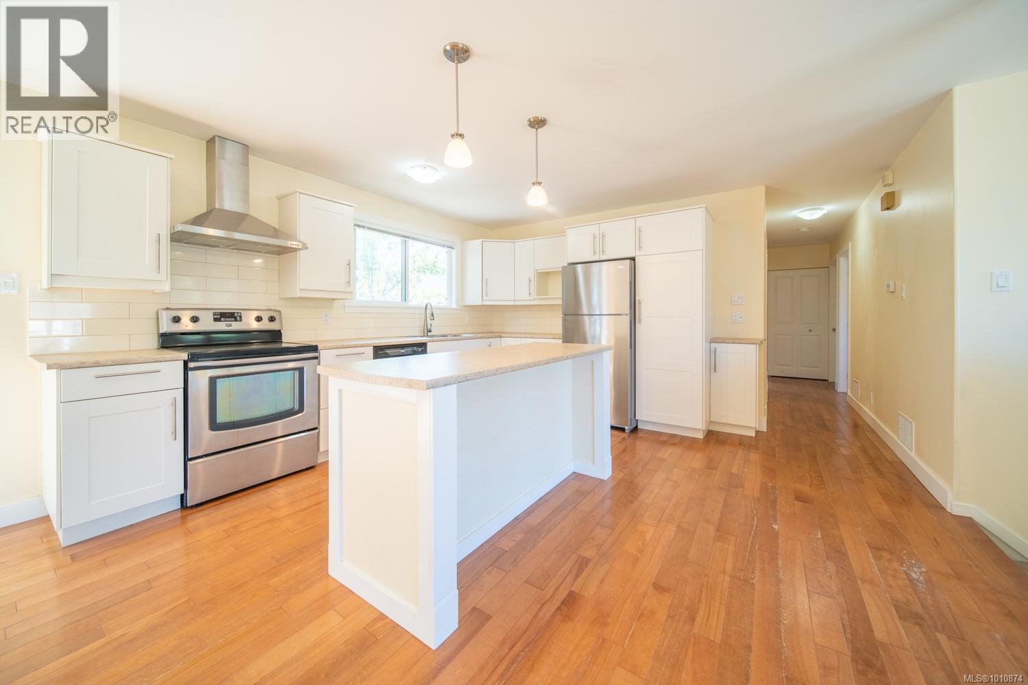 Photo 6 of 2591 Rosstown Rd, Nanaimo BC
