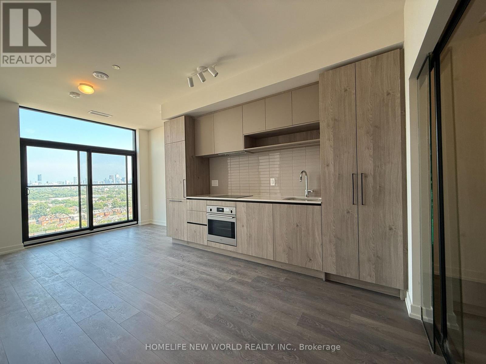 Photo 5 of 1521 181 Sterling Road, Toronto ON