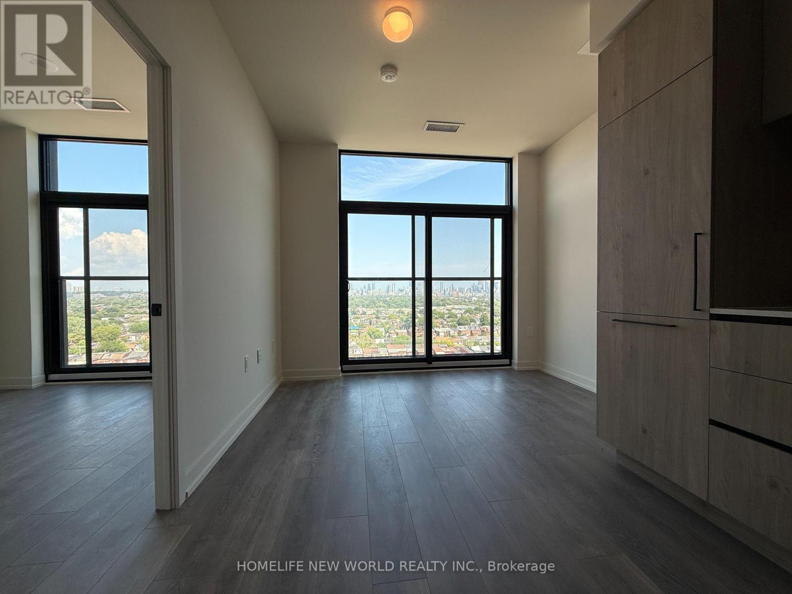 Photo 8 of 1521 181 Sterling Road, Toronto ON
