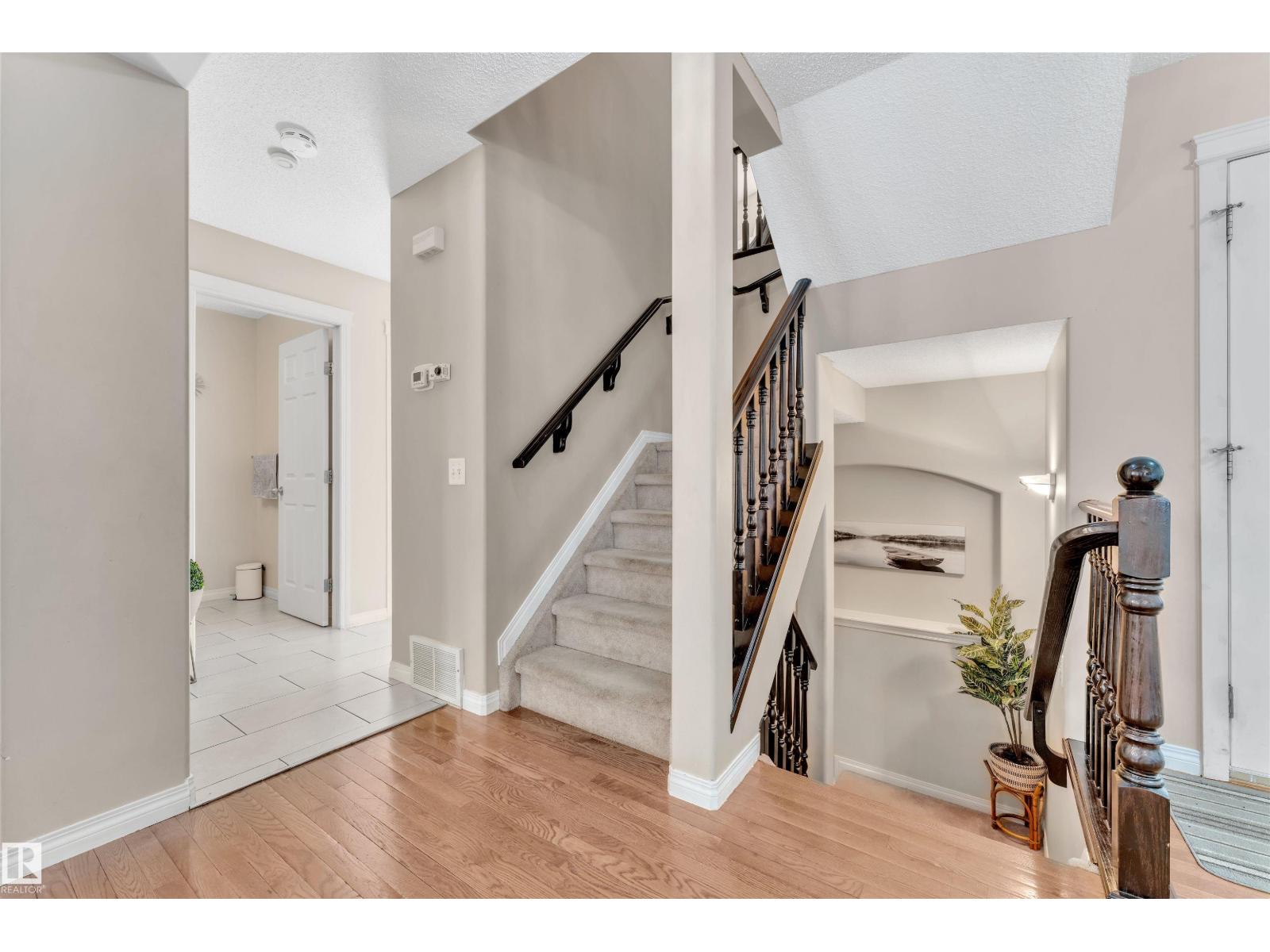 Photo 13 of 16347 87 St Nw, Edmonton AB