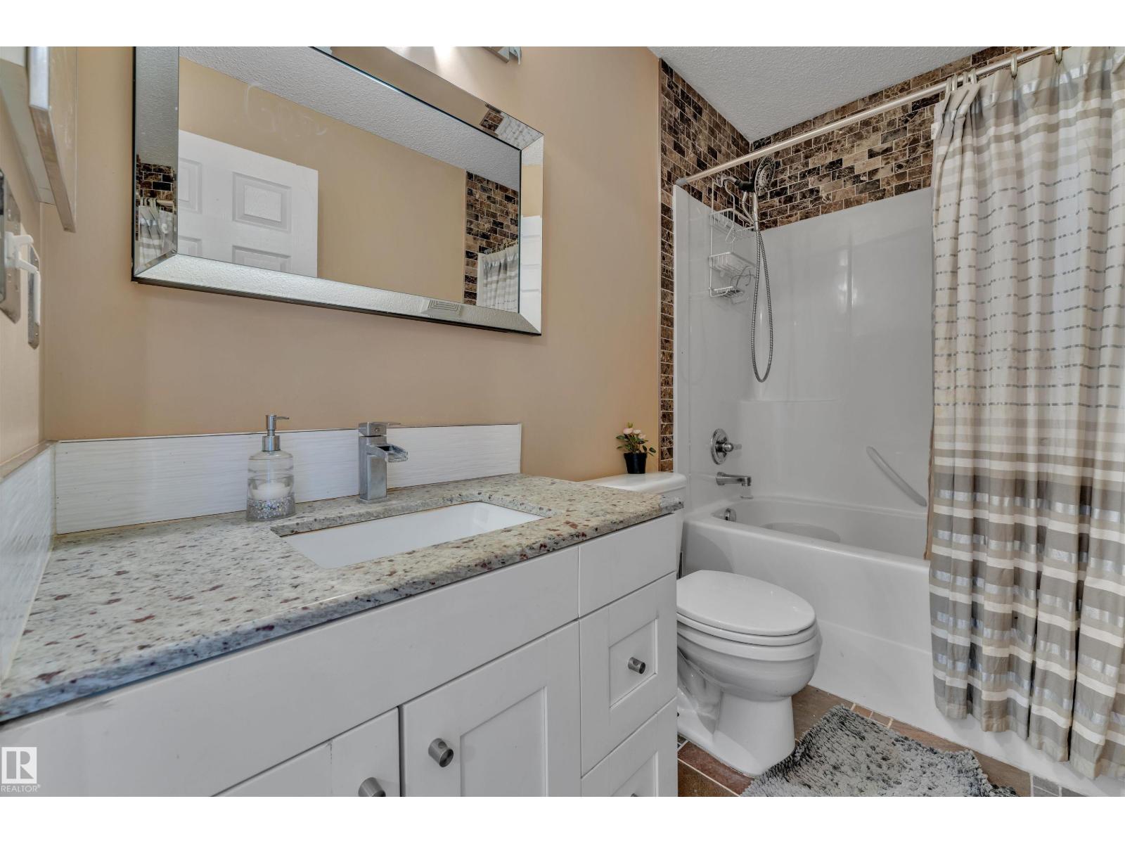 Photo 22 of 16347 87 St Nw, Edmonton AB