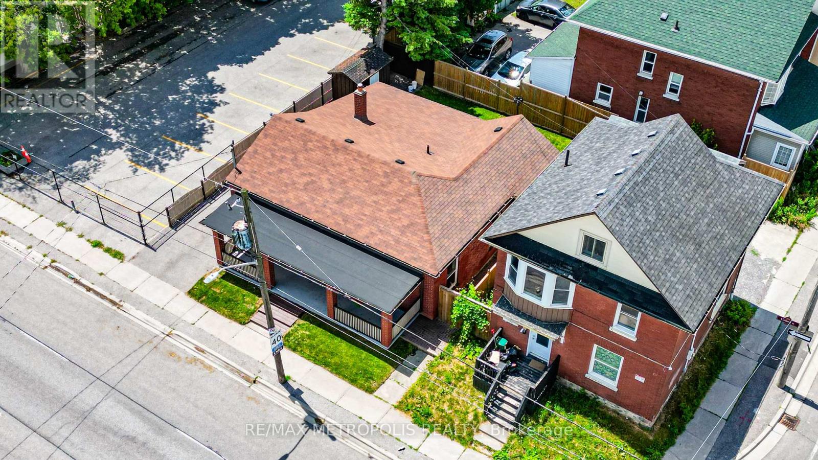 Photo 15 of 136 Celina Street, Oshawa ON