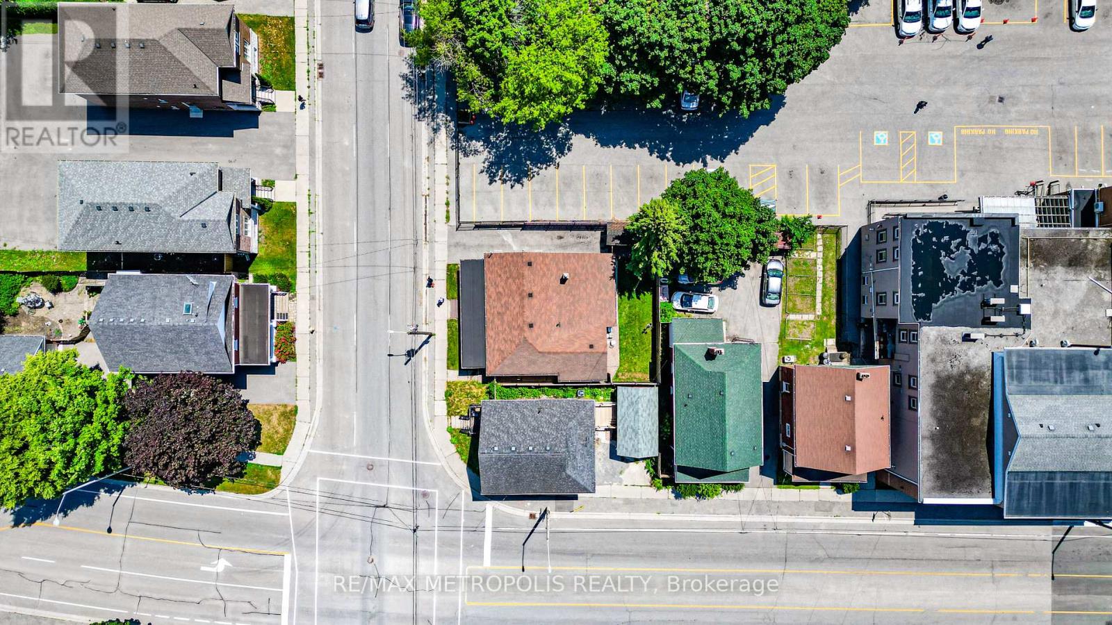 Photo 30 of 136 Celina Street, Oshawa ON