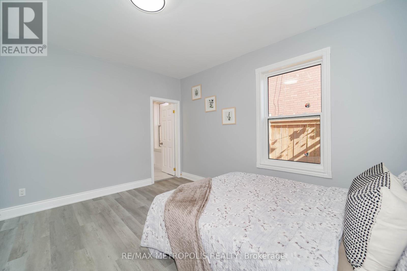 Photo 21 of 136 Celina Street, Oshawa ON