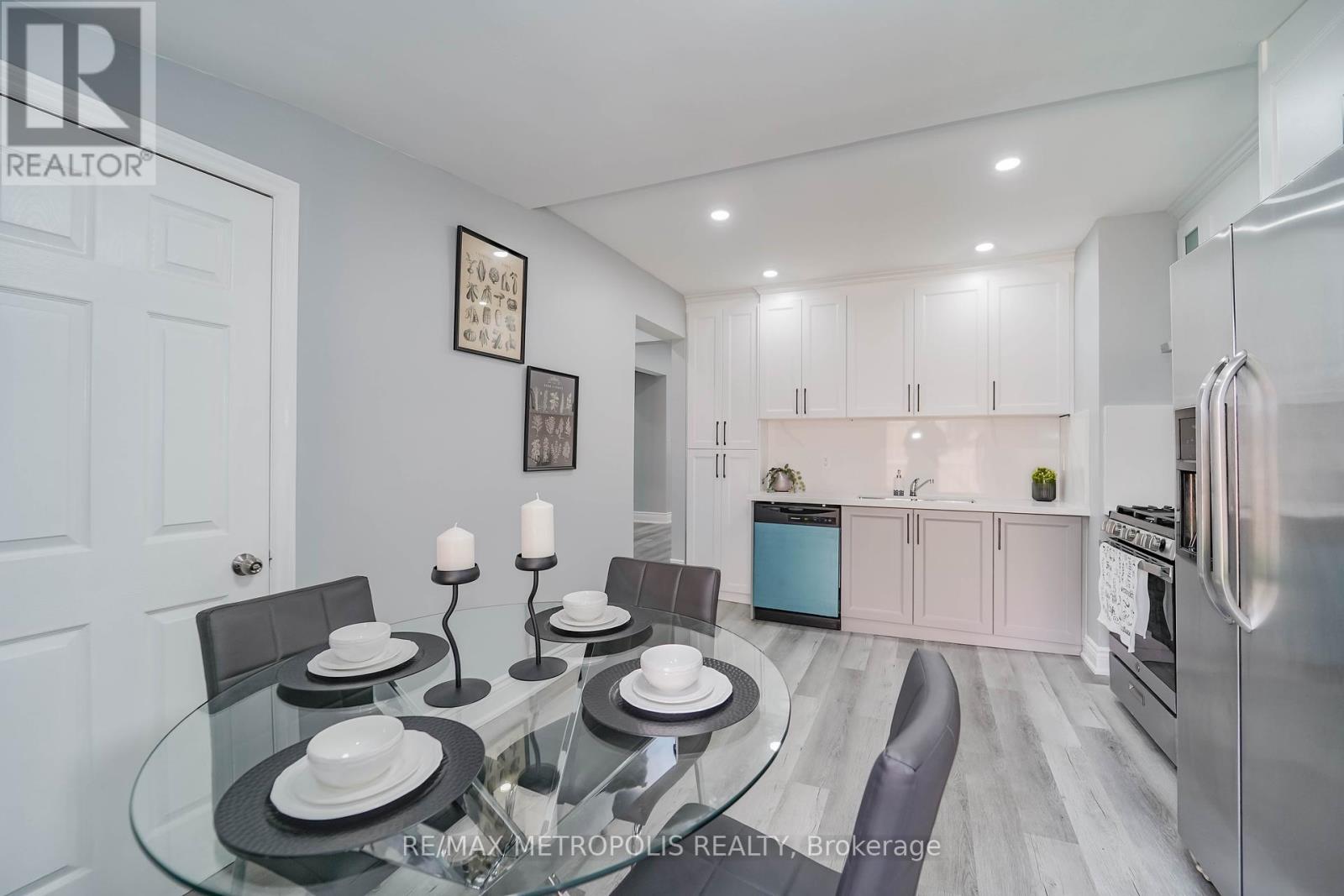 Photo 4 of 136 Celina Street, Oshawa ON