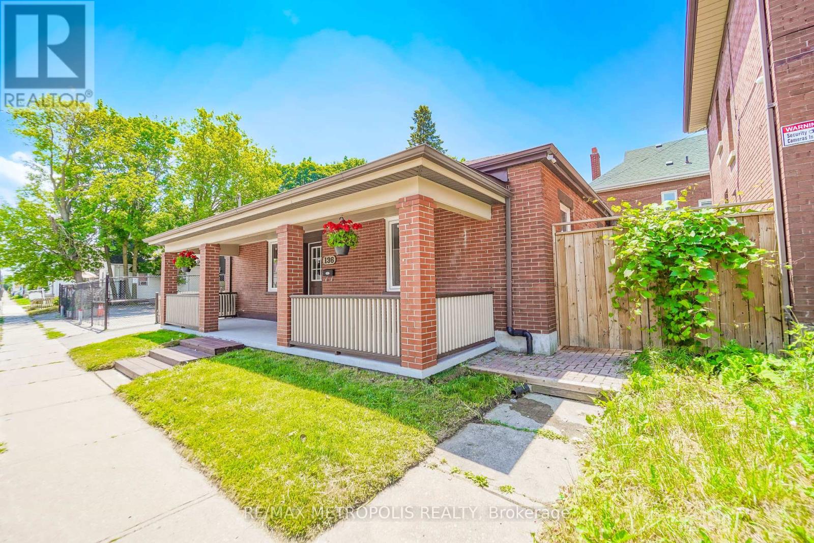 Photo 28 of 136 Celina Street, Oshawa ON