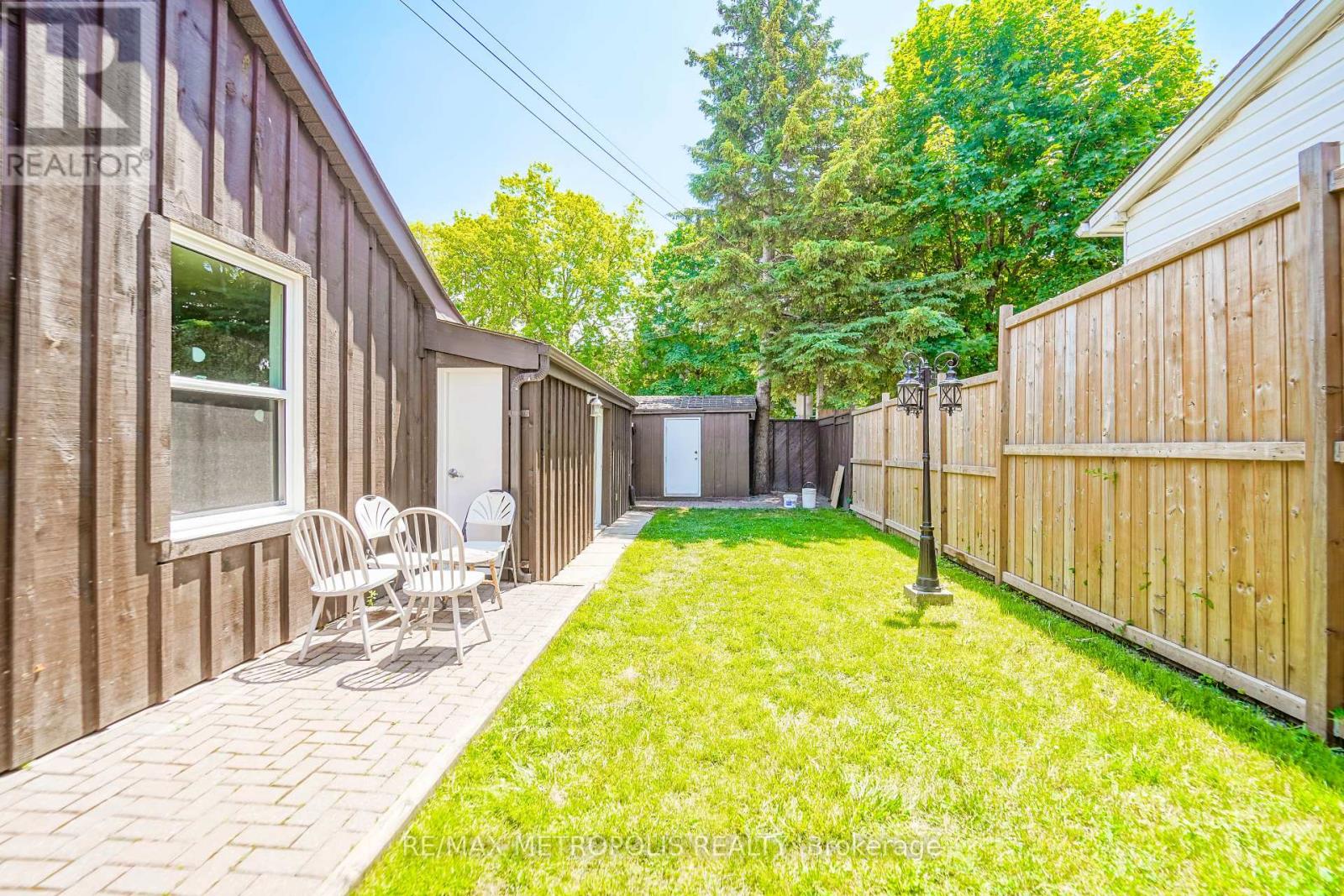 Photo 32 of 136 Celina Street, Oshawa ON