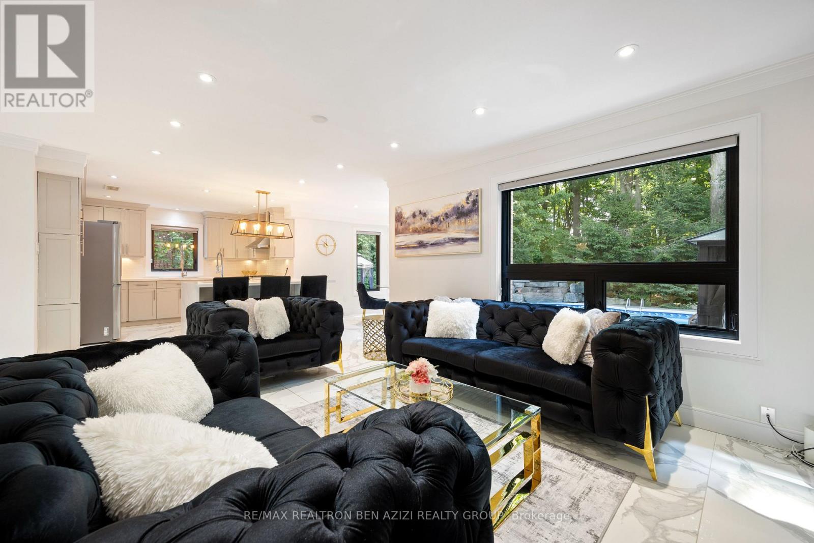 Photo 47 of 78 Charing Crescent, Aurora ON