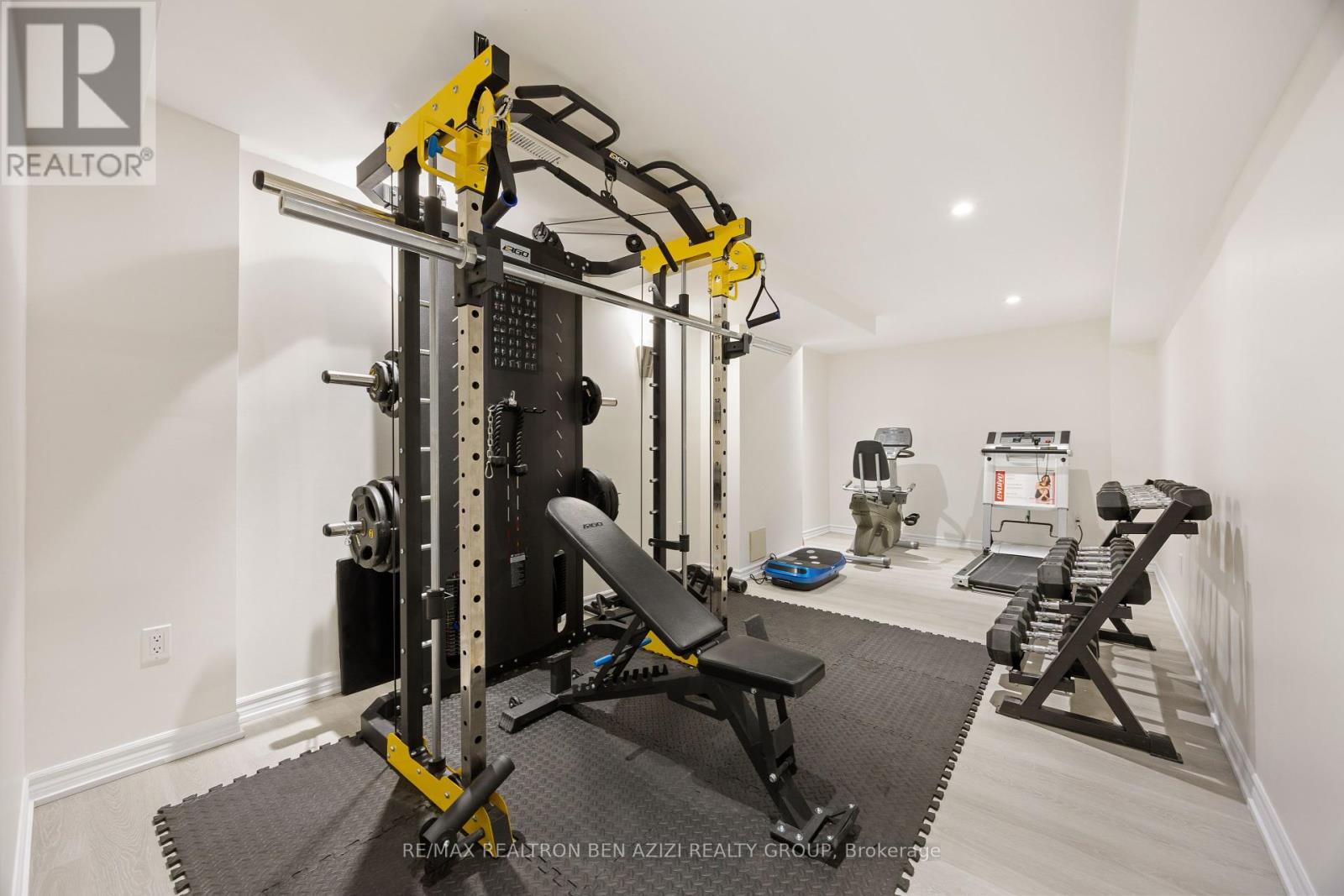 Photo 26 of 78 Charing Crescent, Aurora ON