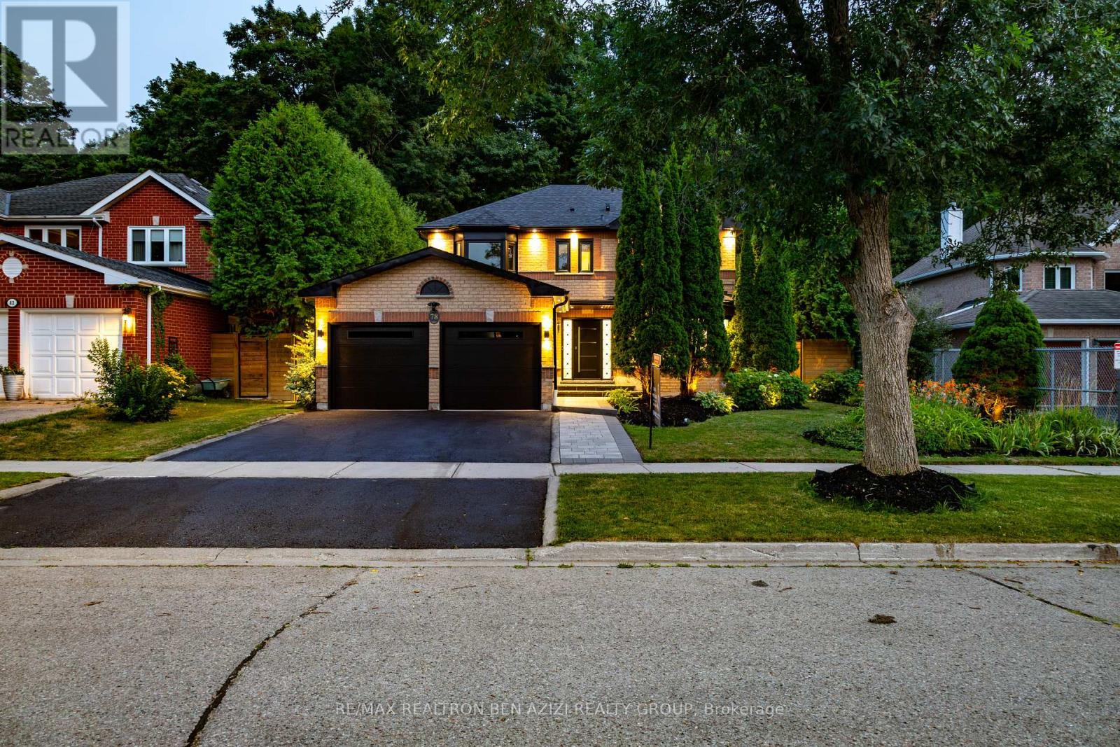 Photo 23 of 78 Charing Crescent, Aurora ON