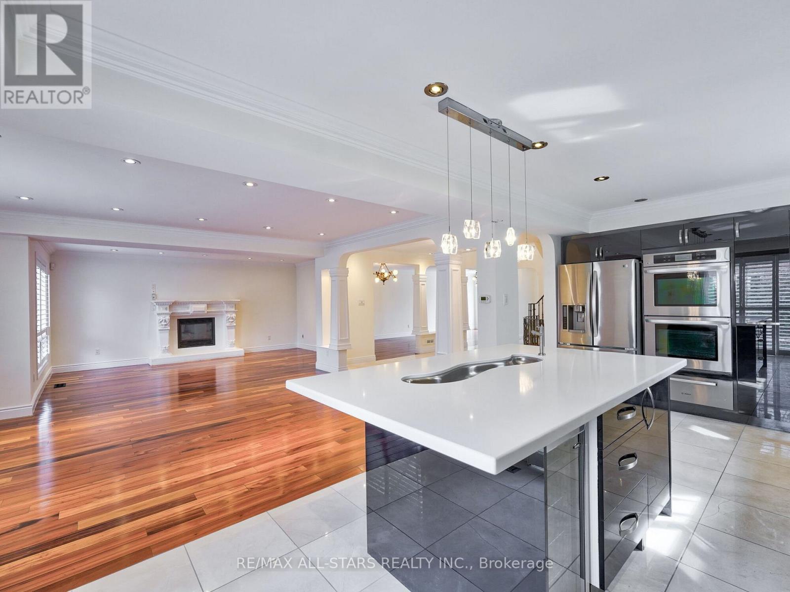 Photo 14 of 2227 Rodick Road, Markham ON