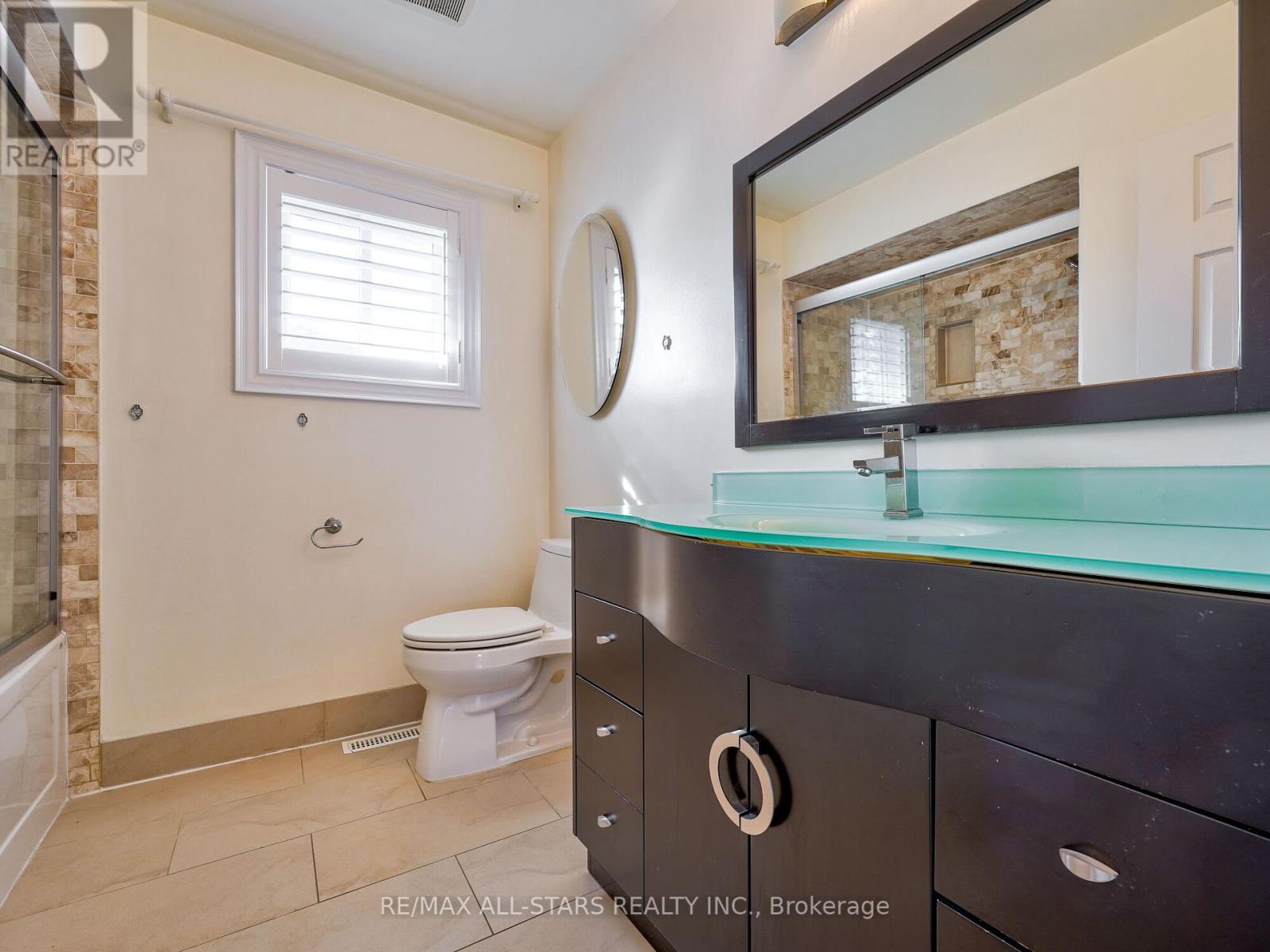 Photo 17 of 2227 Rodick Road, Markham ON