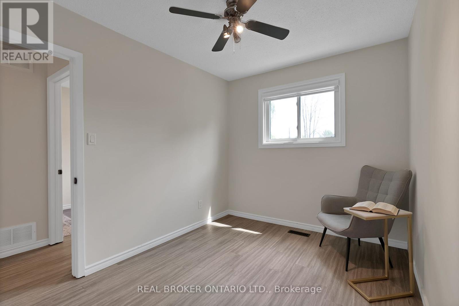 Photo 28 of 1036 Metro Road N, Georgina ON