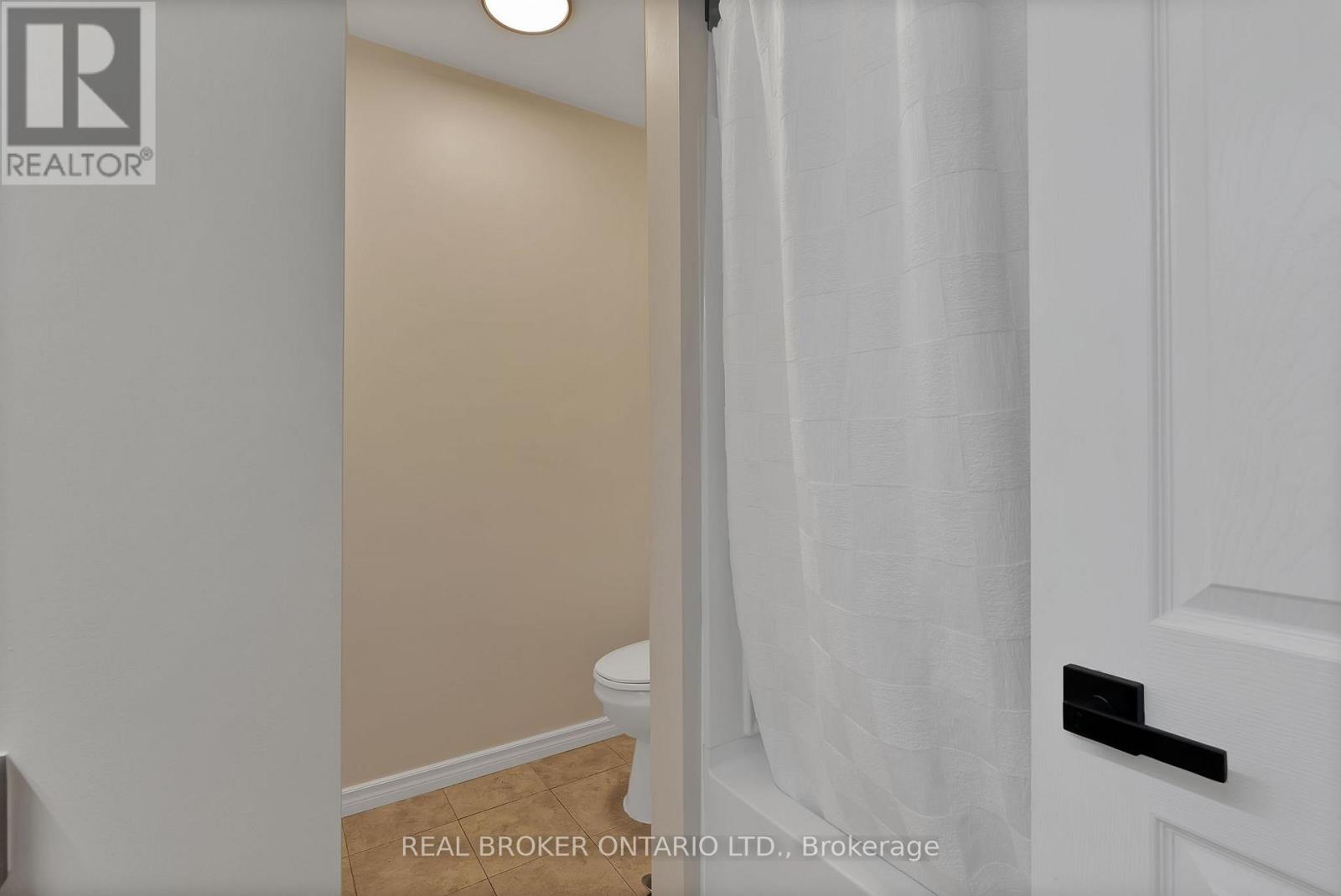 Photo 17 of 1036 Metro Road N, Georgina ON