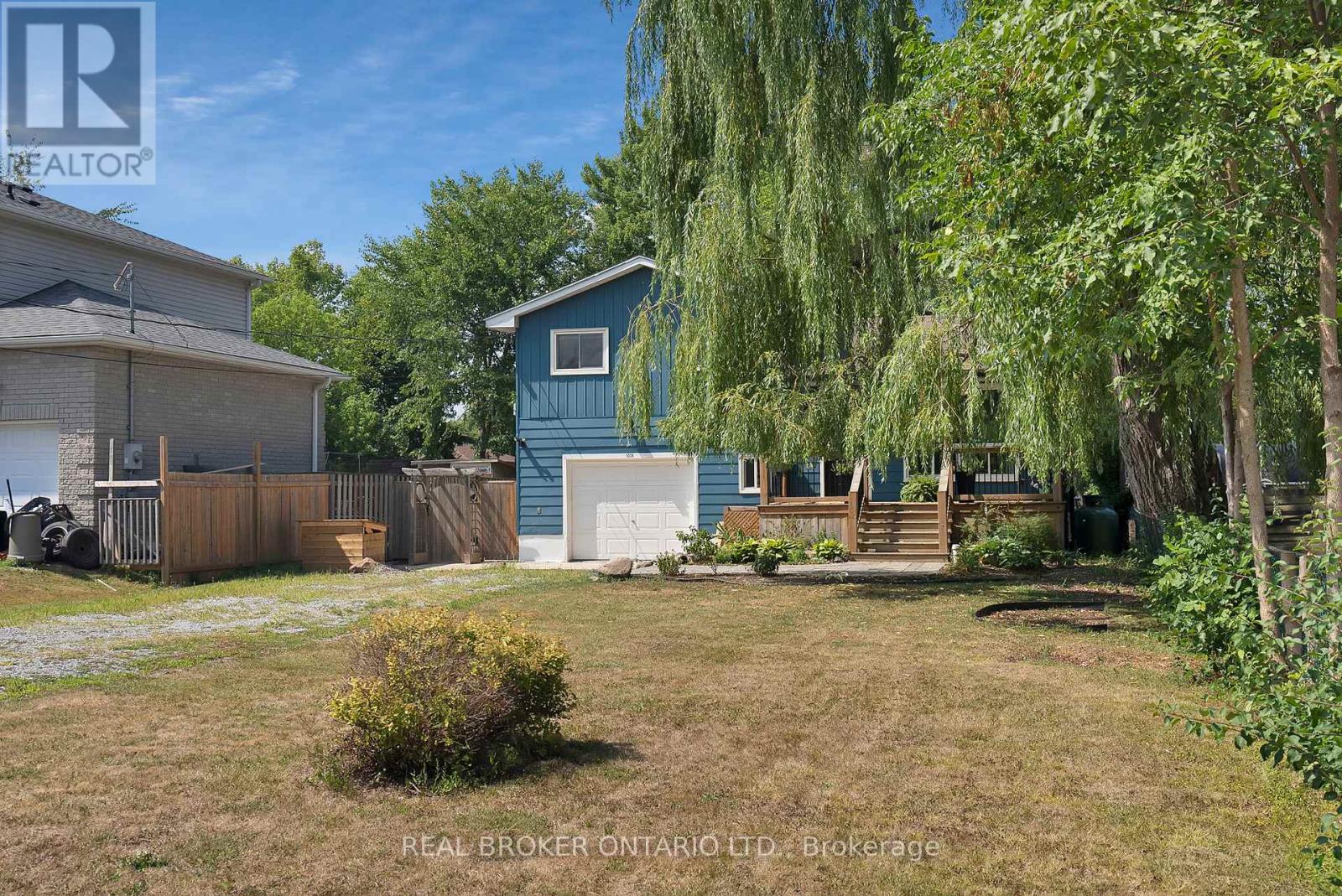 Photo 14 of 1036 Metro Road N, Georgina ON