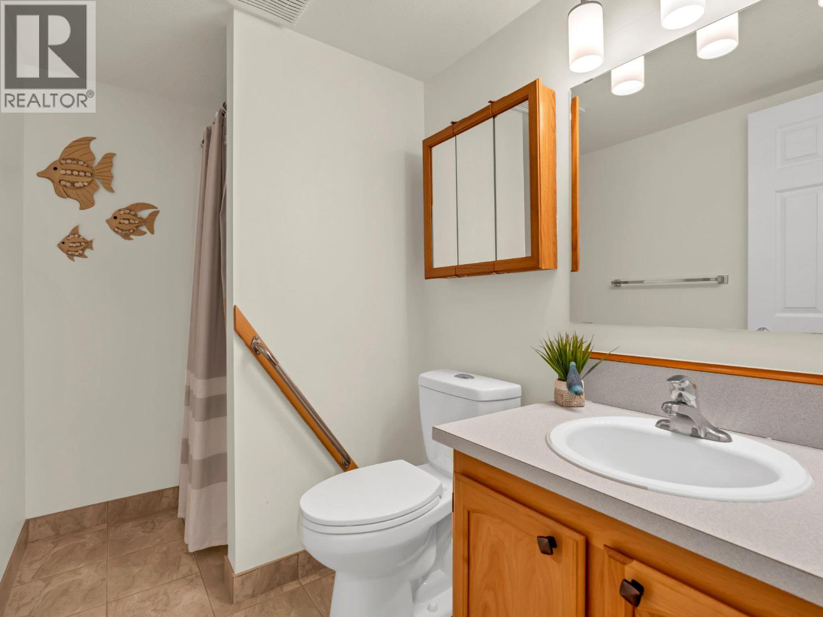202 298 YORKTON Avenue, Penticton