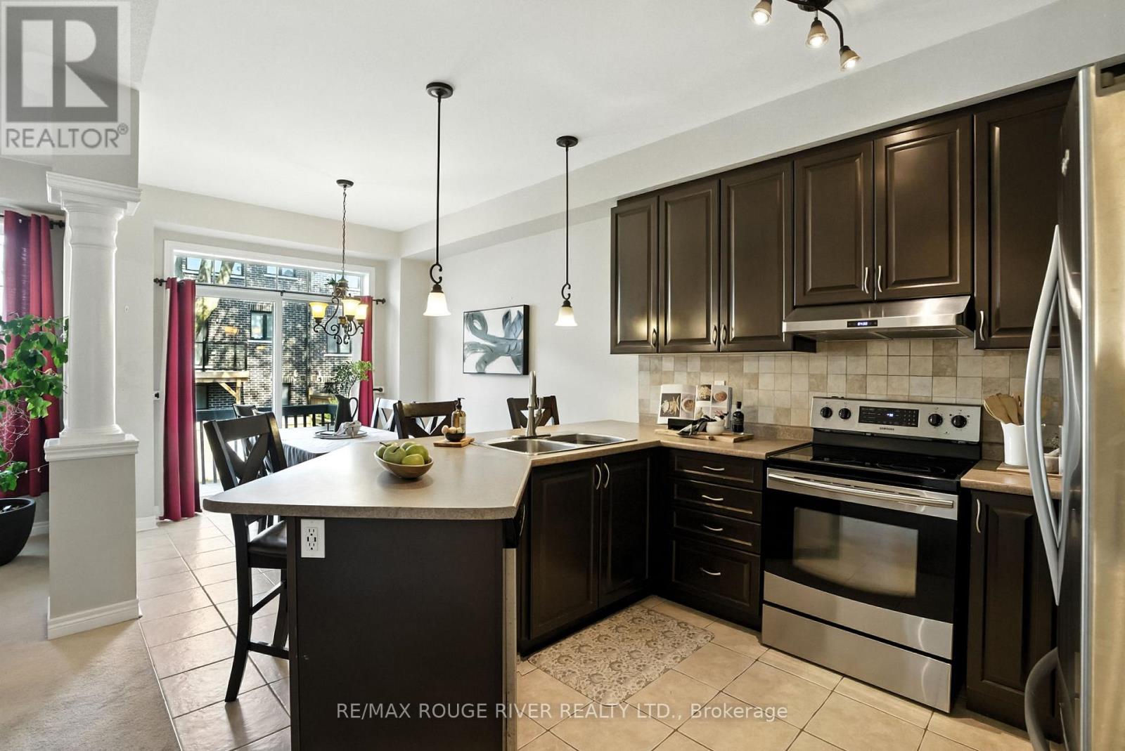 Photo 16 of 47 James Govan Drive, Whitby ON