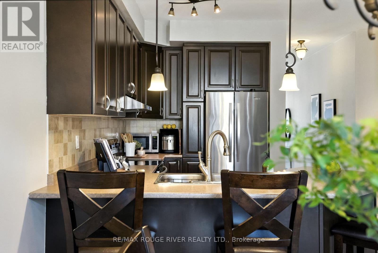 Photo 35 of 47 James Govan Drive, Whitby ON