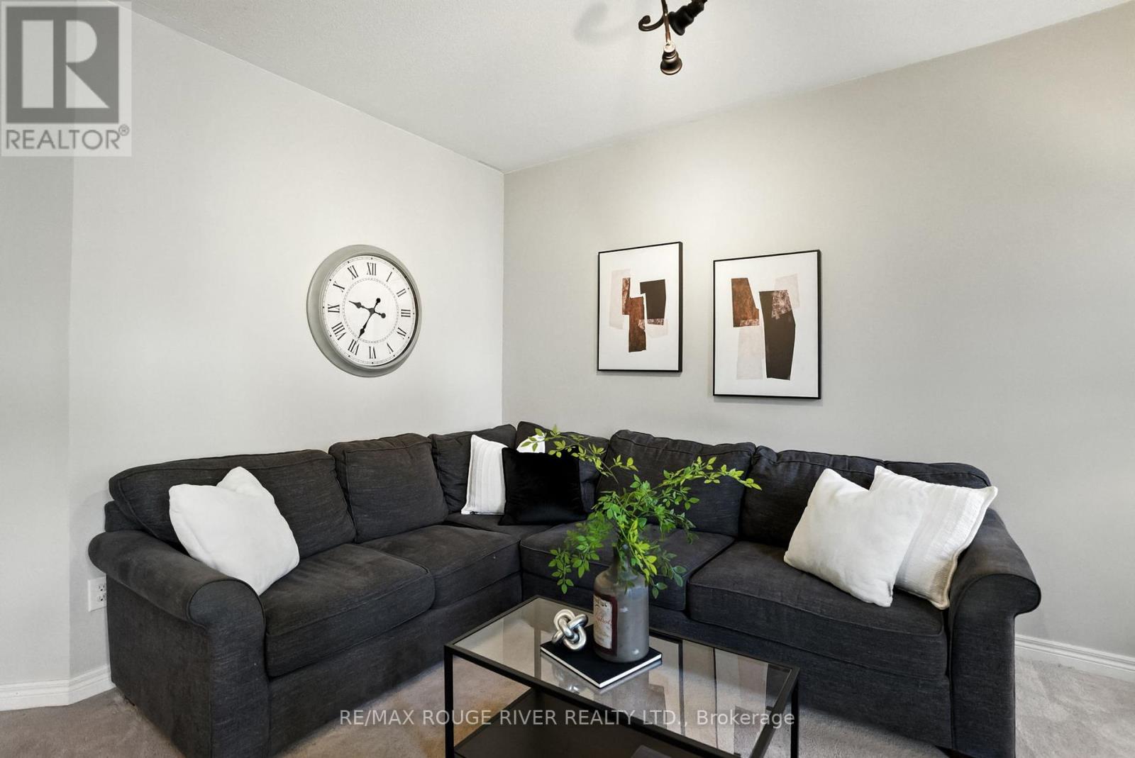 Photo 36 of 47 James Govan Drive, Whitby ON