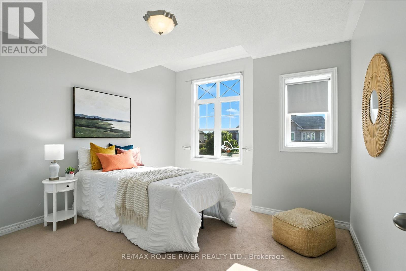 Photo 24 of 47 James Govan Drive, Whitby ON