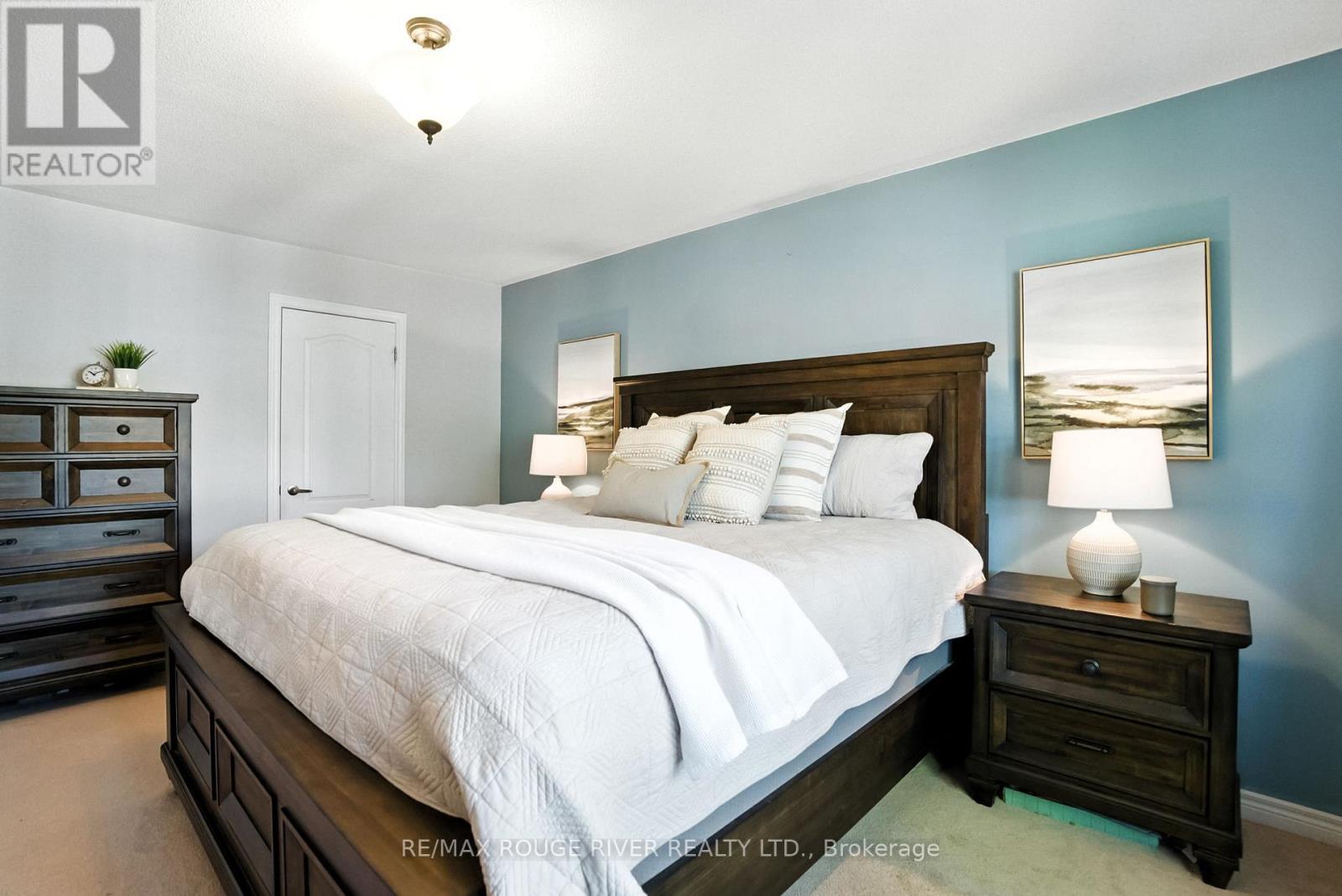 Photo 21 of 47 James Govan Drive, Whitby ON