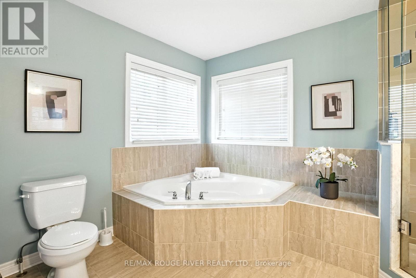 Photo 39 of 47 James Govan Drive, Whitby ON
