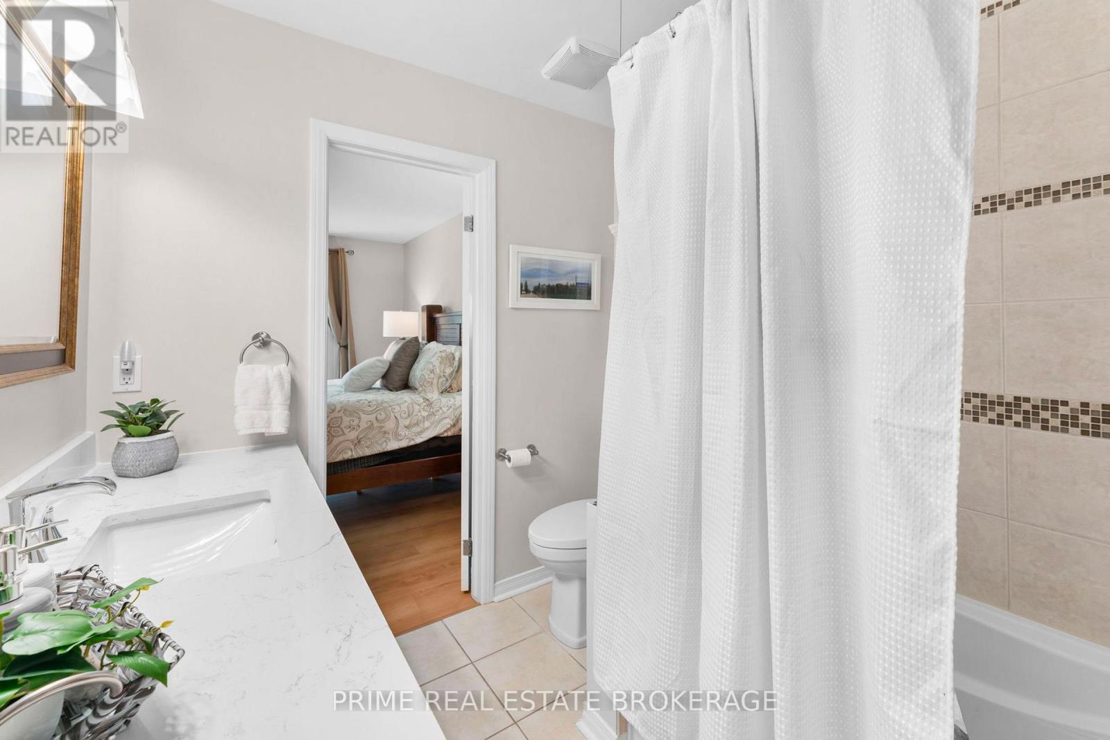 Photo 44 of 304 Wilkins Street, London South ON