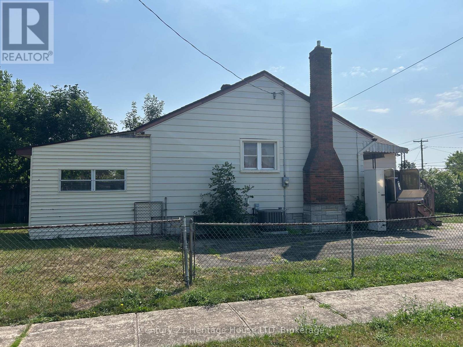 Photo 1 of 52 Catherine Street, Fort Erie ON