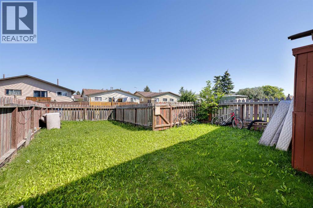 3712 44 Avenue NE, Calgary, Alberta