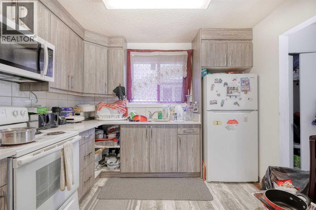 Single Family House Bi-level for Sale in   Avenue NE Whitehorn Calgary 