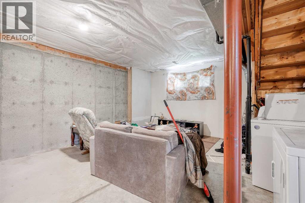 Single Family House Bi-level for Sale in   Avenue NE Whitehorn Calgary 