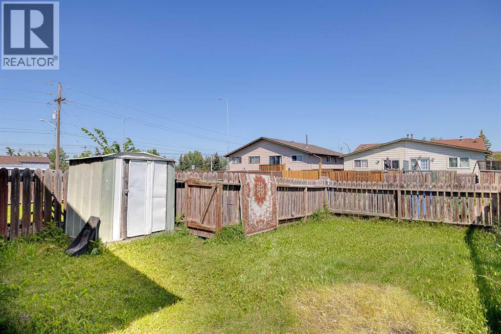 Single Family House Bi-level for Sale in   Avenue NE Whitehorn Calgary 