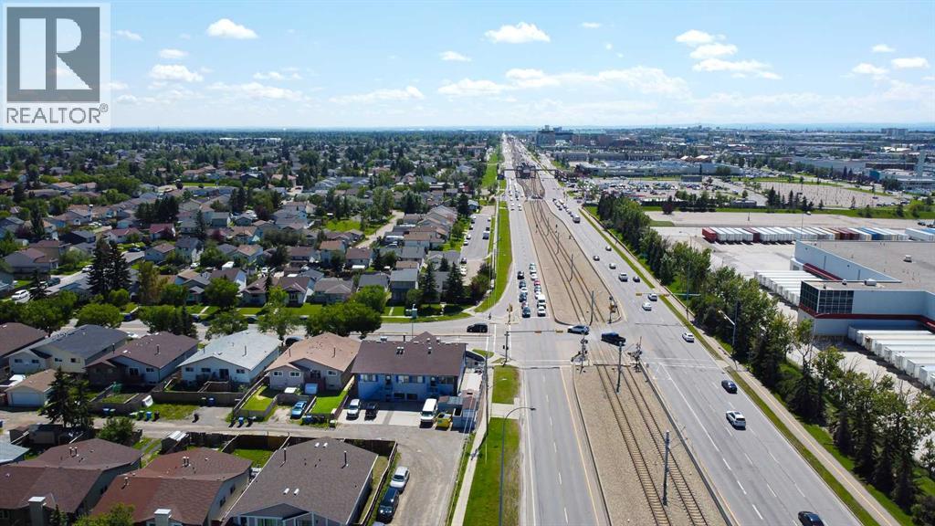 Single Family House Bi-level for Sale in   Avenue NE Whitehorn Calgary 