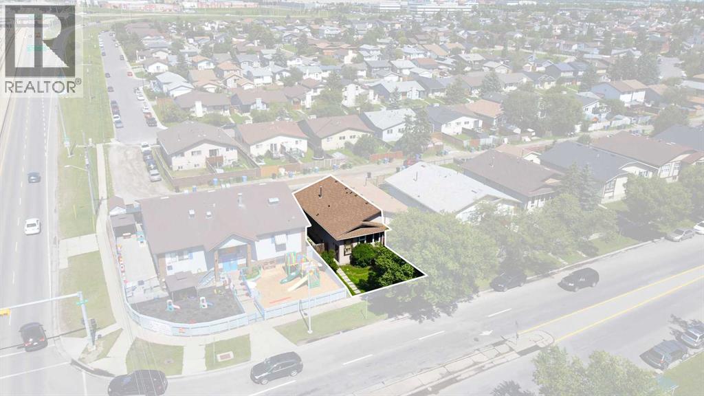 Single Family House Bi-level for Sale in   Avenue NE Whitehorn Calgary 