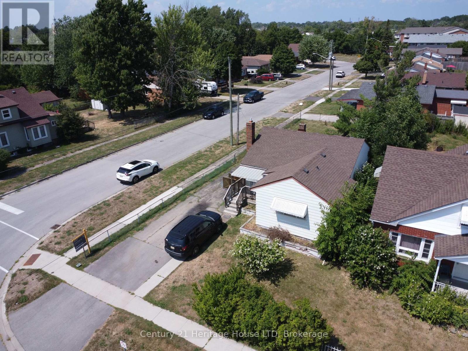 Photo 43 of 52 Catherine Street, Fort Erie ON