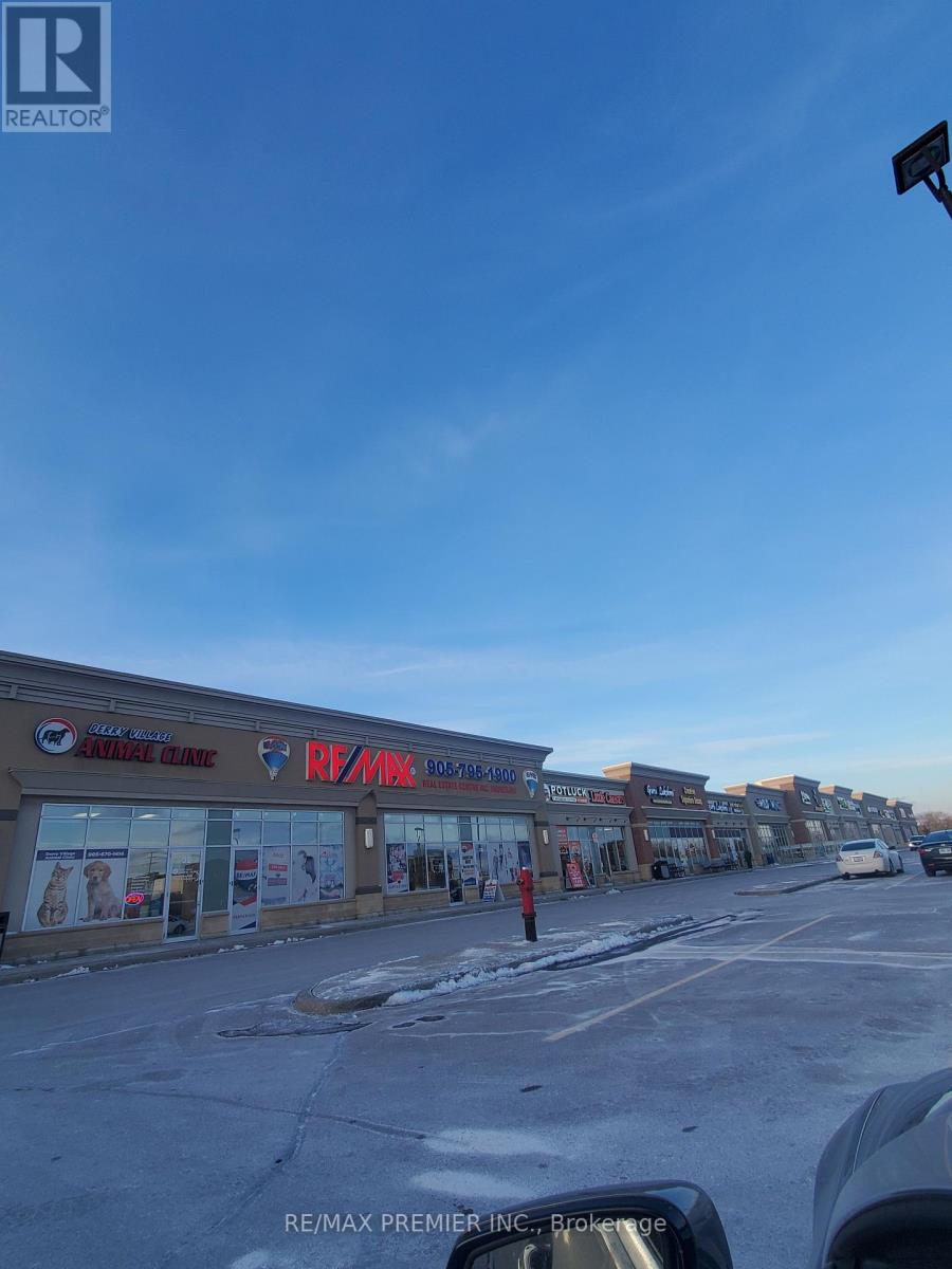 Photo 9 of 30 7070 Saint Barbara Boulevard, Mississauga ON