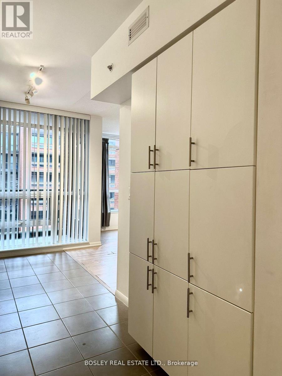 Photo 14 of 630 830 Lawrence Avenue W, Toronto ON