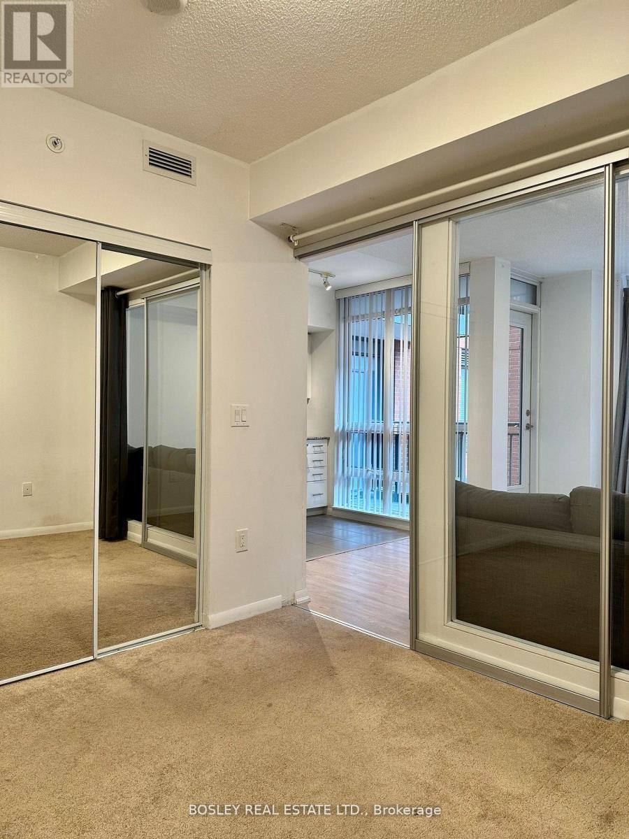 Photo 8 of 630 830 Lawrence Avenue W, Toronto ON