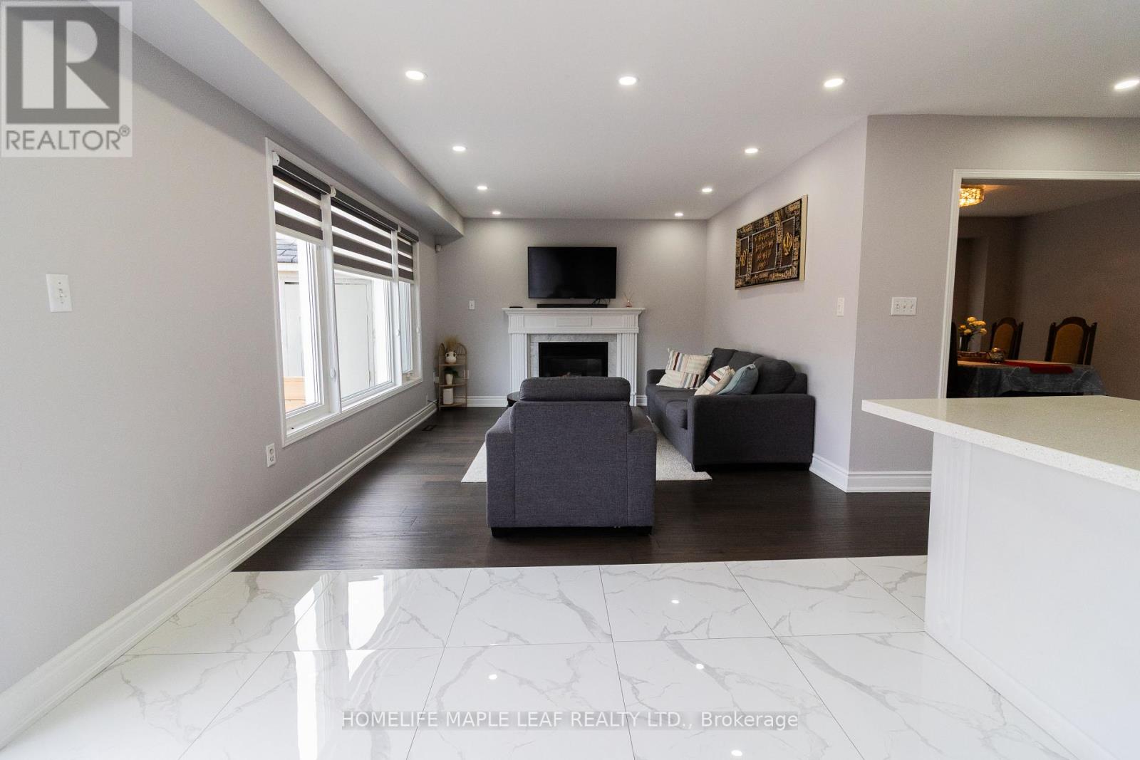 Photo 12 of 61 Seclusion Crescent, Brampton ON