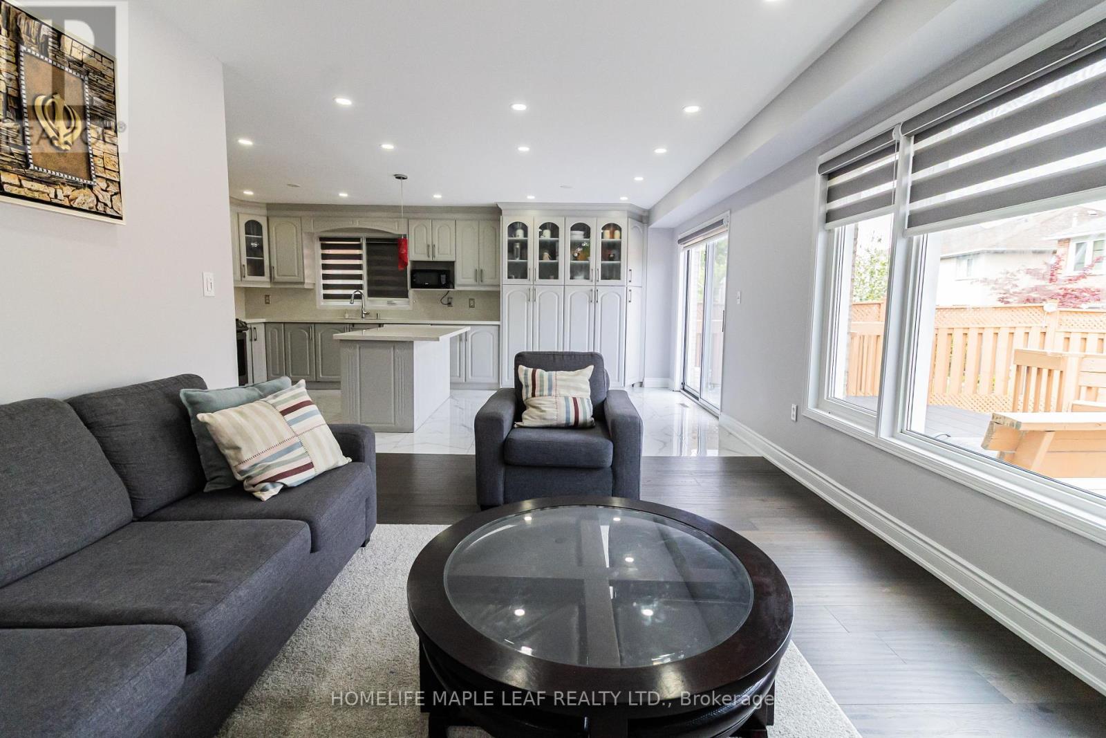 Photo 13 of 61 Seclusion Crescent, Brampton ON