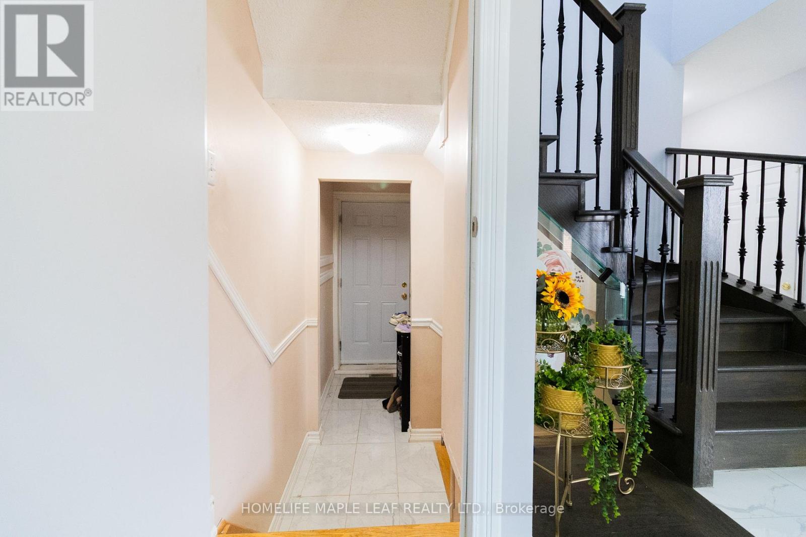 Photo 26 of 61 Seclusion Crescent, Brampton ON