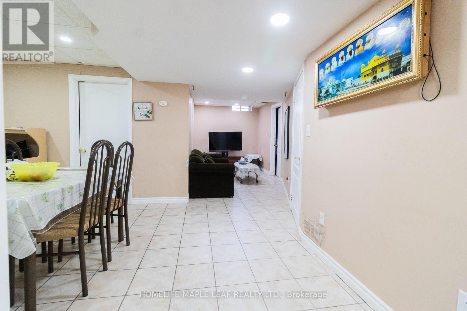 Photo 28 of 61 Seclusion Crescent, Brampton ON