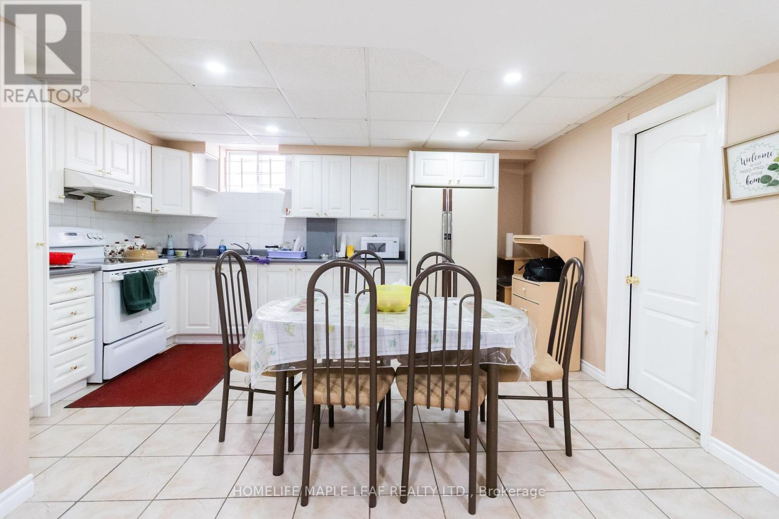 Photo 30 of 61 Seclusion Crescent, Brampton ON