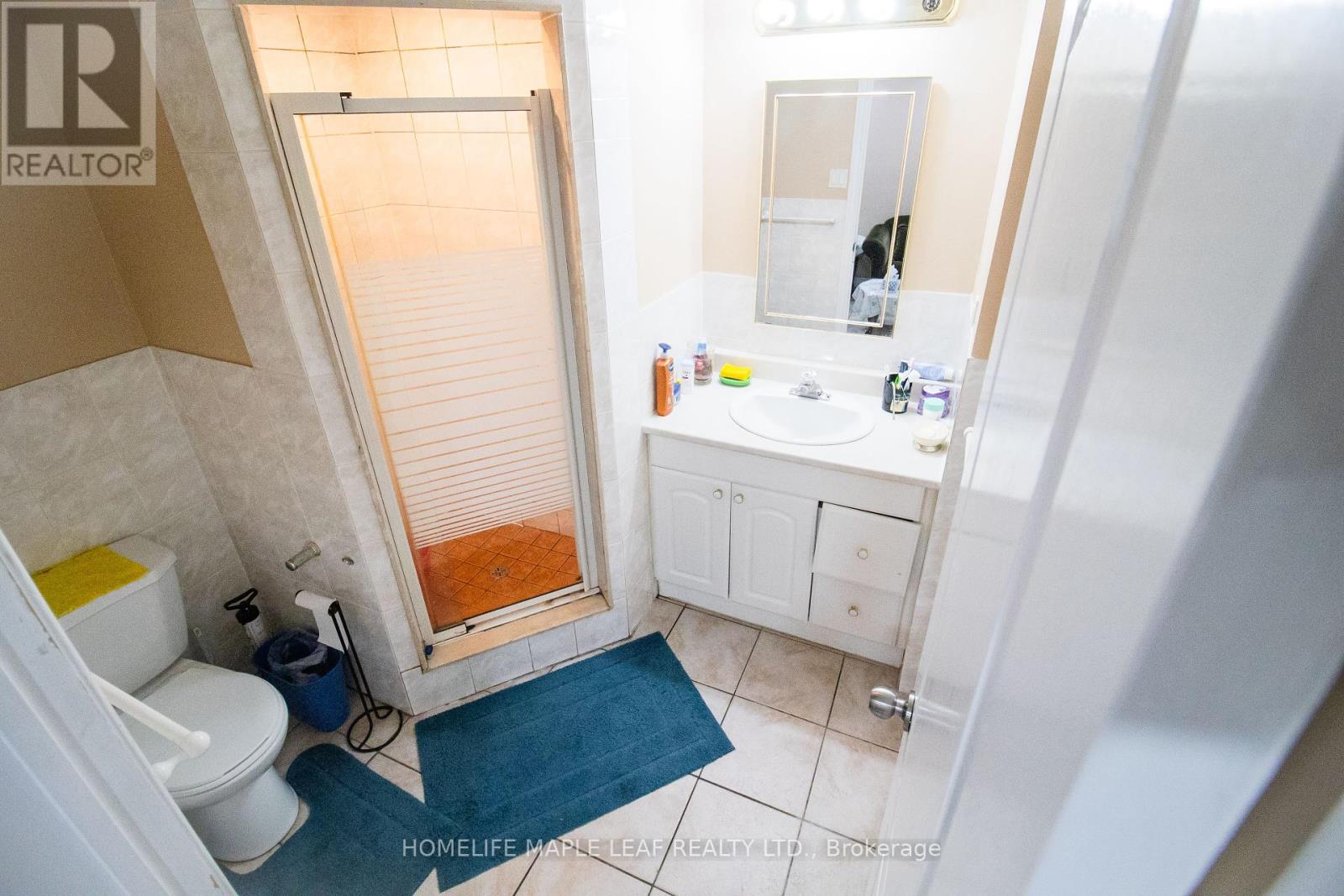 Photo 32 of 61 Seclusion Crescent, Brampton ON