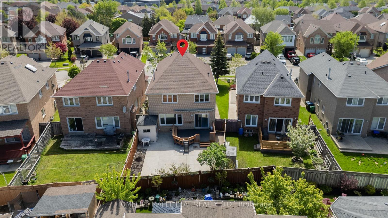 Photo 35 of 61 Seclusion Crescent, Brampton ON